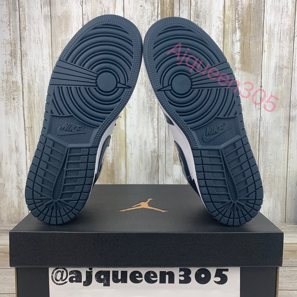 Air Jordan 1 Mid Armory Navy GS - Picture 6 of 6